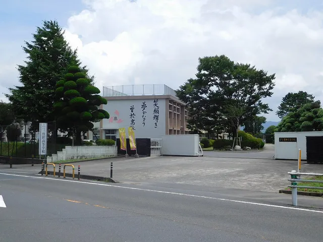曽於高校の外観