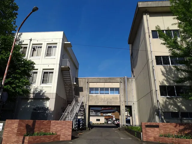 栃尾高校の外観