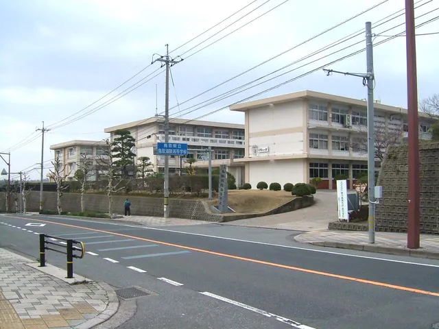 鳥取湖陵高校の外観
