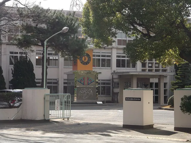 豊橋工科高校の外観