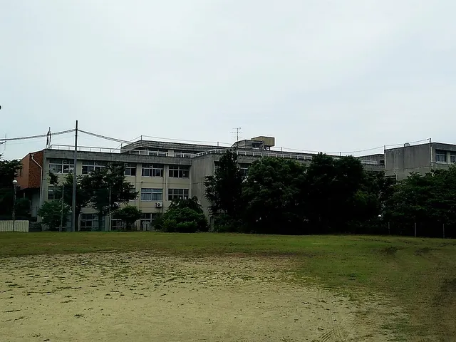 豊田高校の外観