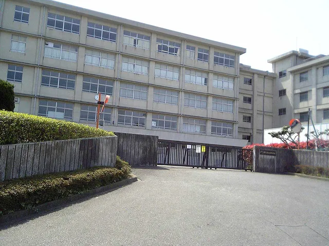 津久井浜高校の外観