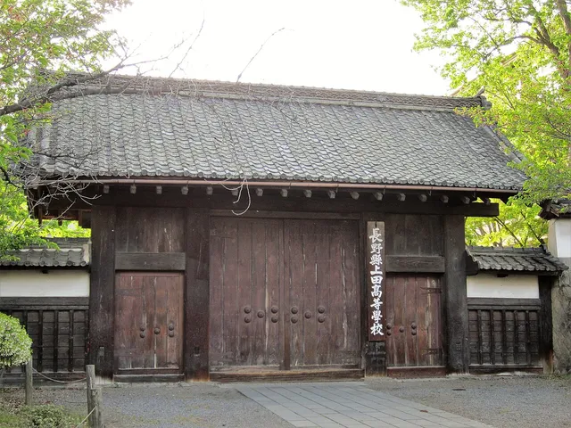上田高校の外観