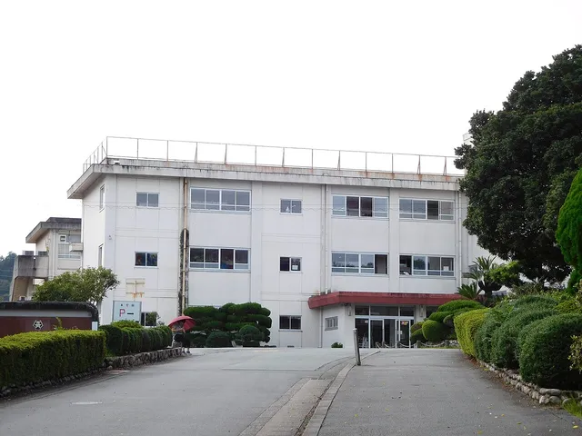 宇治山田商業高校の外観