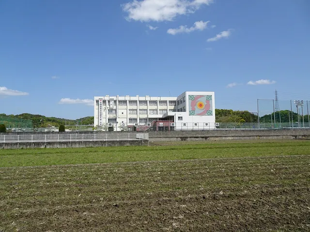 和歌山東高校の外観