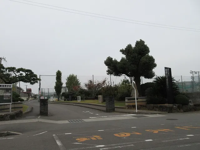 和歌山商業高校の外観