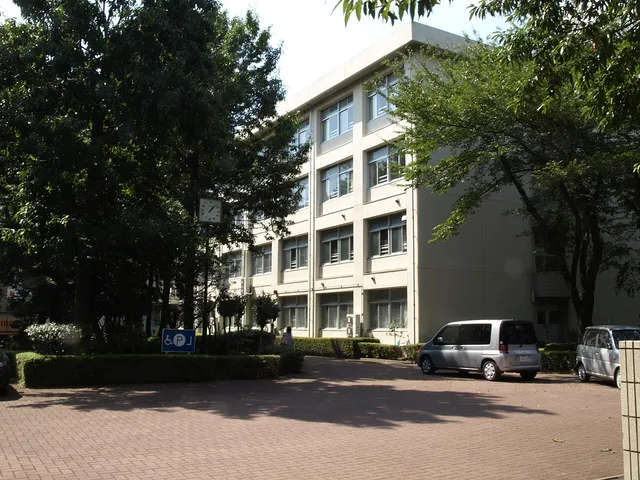 大和西高校の外観