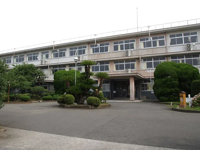 横須賀高校の外観